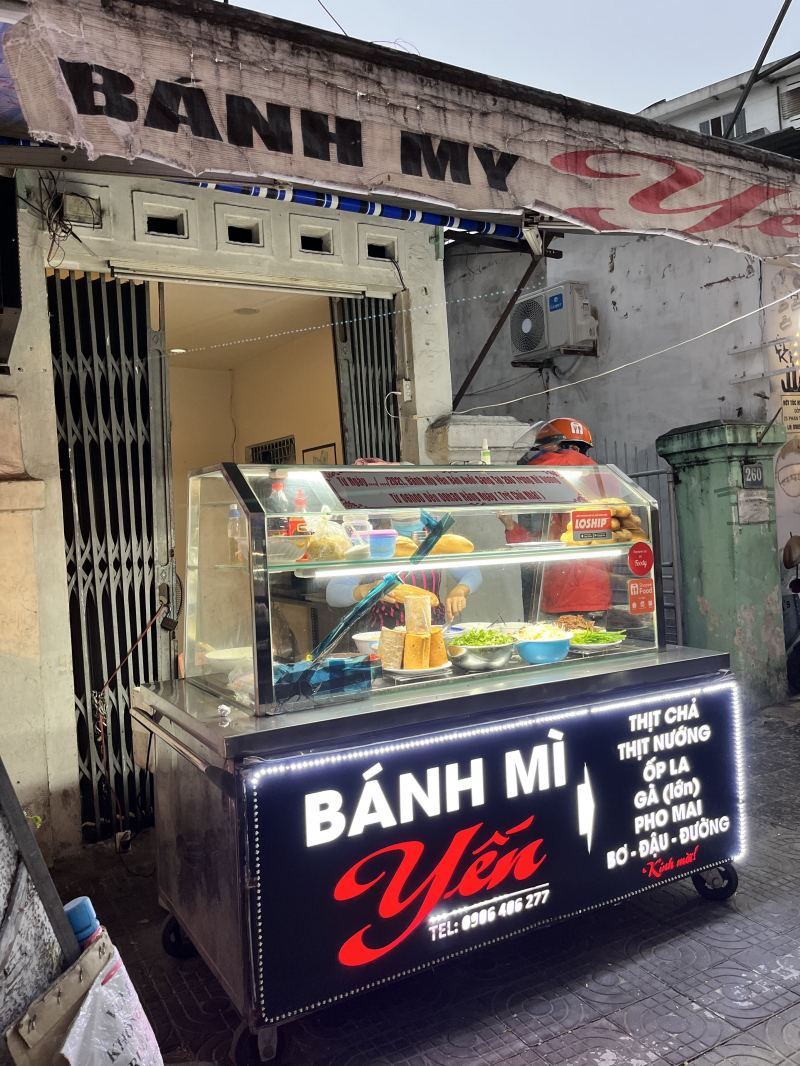 Bánh Mì Yến