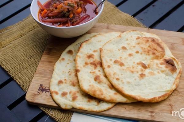 Bánh mì Naan kiểu Ấn Độ