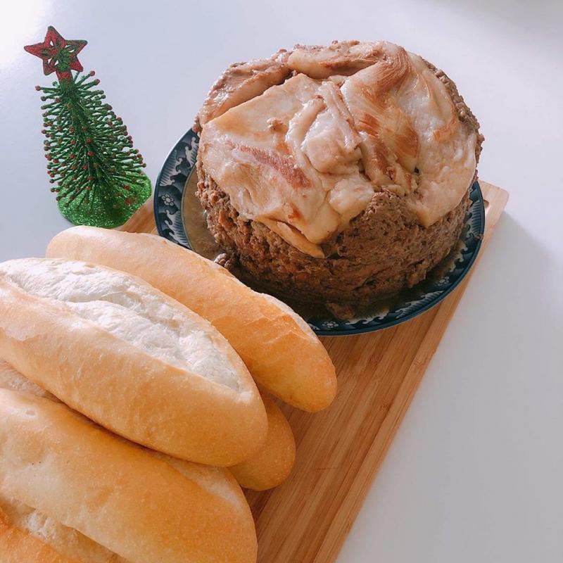 Bánh mỳ pate Hà Bơ