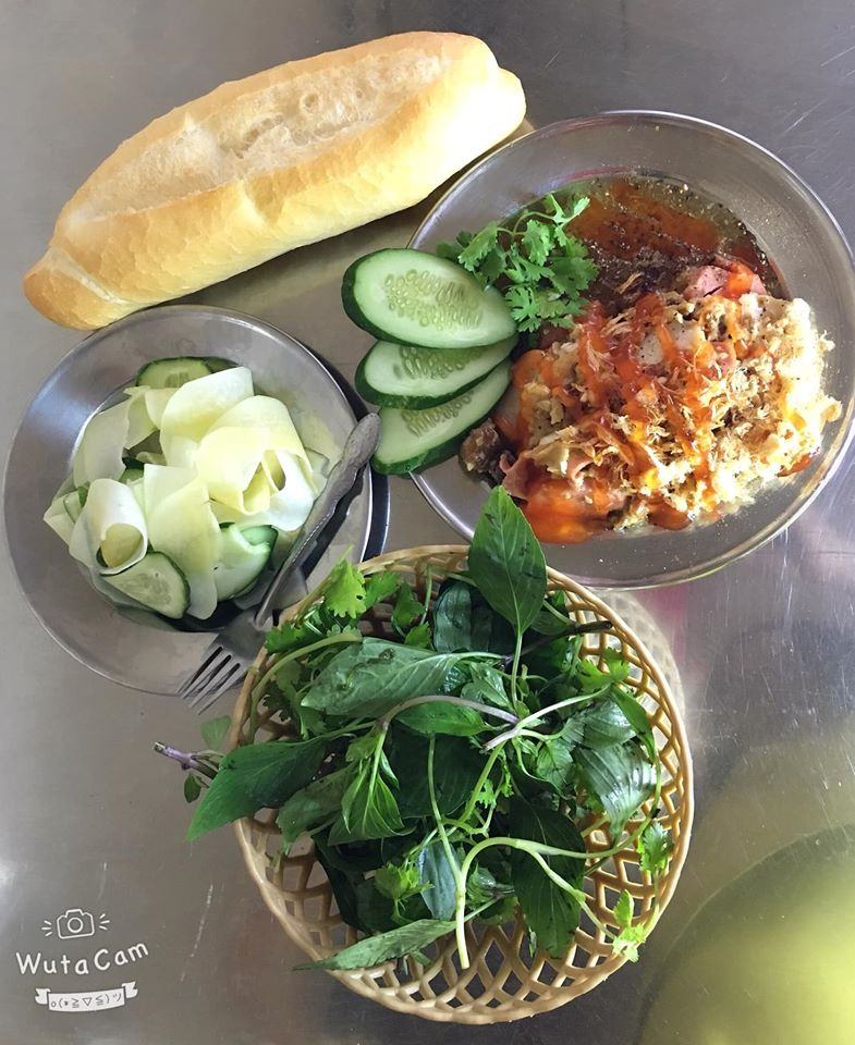 Bánh mỳ pate Hà Bơ