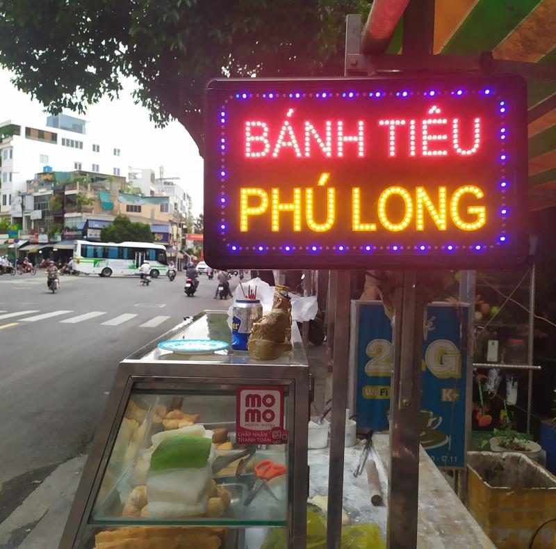 Bánh tiêu Phú Long