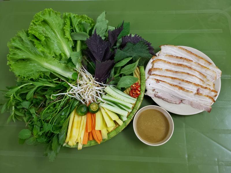 Bánh tráng cuốn thịt heo Viet Kitchen