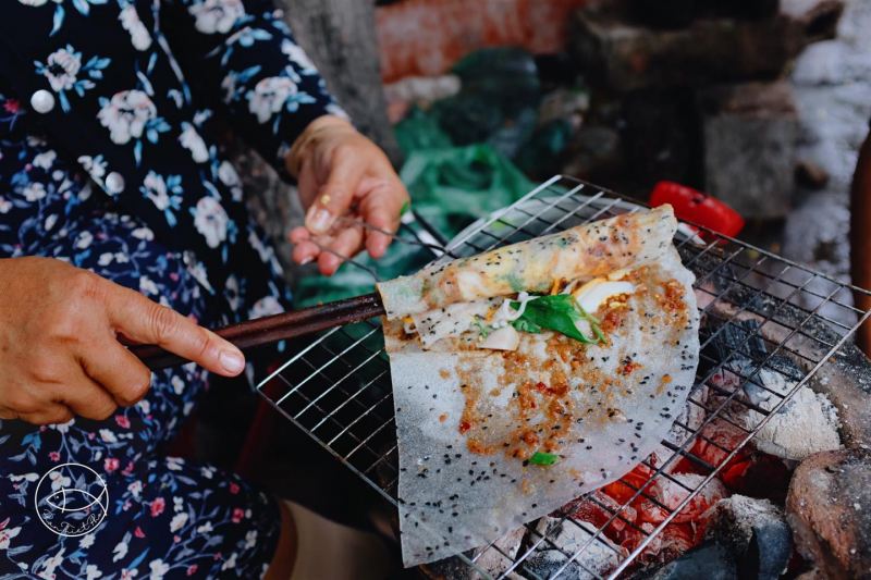 Bánh tráng nướng mắm ruốc Tuyên Quang
