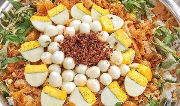 Bánh tráng trộn khổng lồ