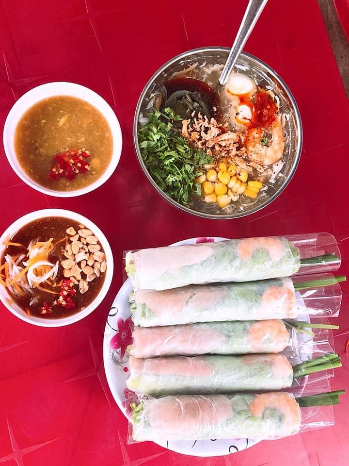 Bánh xèo, gỏi cuốn Khuông Việt