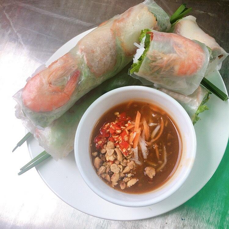 Bánh xèo, gỏi cuốn Khuông Việt