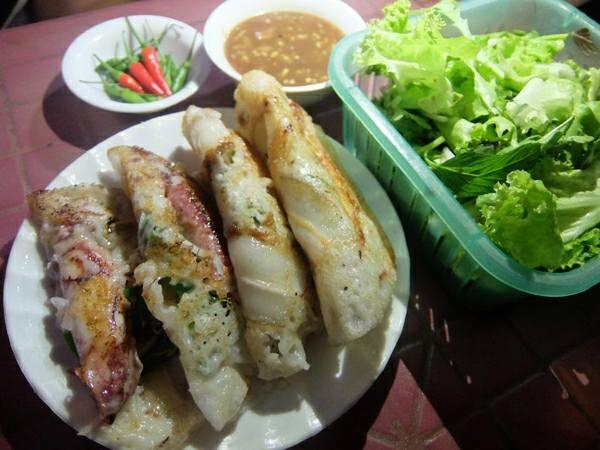 Bánh xèo hải sản rất được mọi người ưa chuộng