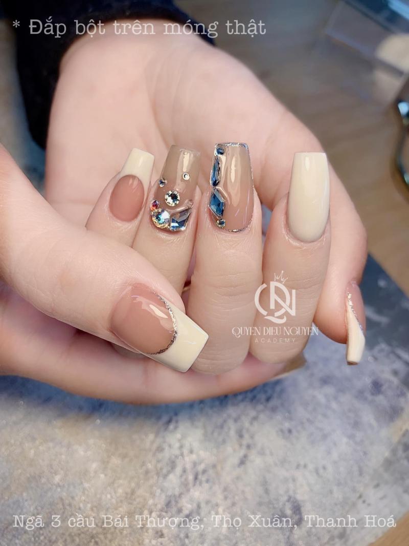 Bảo Châu Nail Mi - Sóc Trăng không ngừng cập nhật những mẫu nails hiện đại, với những nét vẽ độc đáo, tinh tế, khiến bạn trông thật xinh đẹp và mới lạ