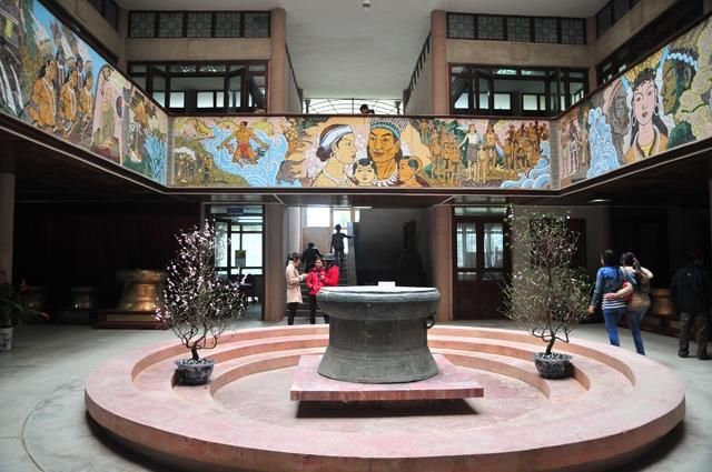 Không gian trưng bày trong bảo tàng Hùng Vương