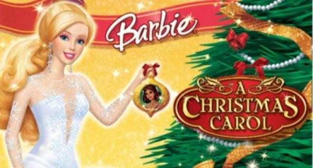 Barbie Giáng sinh yêu thương: Chào mừng đến với thế giới của Barbie Giáng sinh yêu thương! Hãy cùng khám phá chiếc búp bê được yêu thương nhất trong mùa lễ hội này. Những bộ trang phục đầy sắc màu cùng với những chú tuần lộc đáng yêu và tất nhiên là cây thông thần tiên đang chờ đón bạn đến với thế giới tưởng như chỉ có trong cổ tích của Barbie.