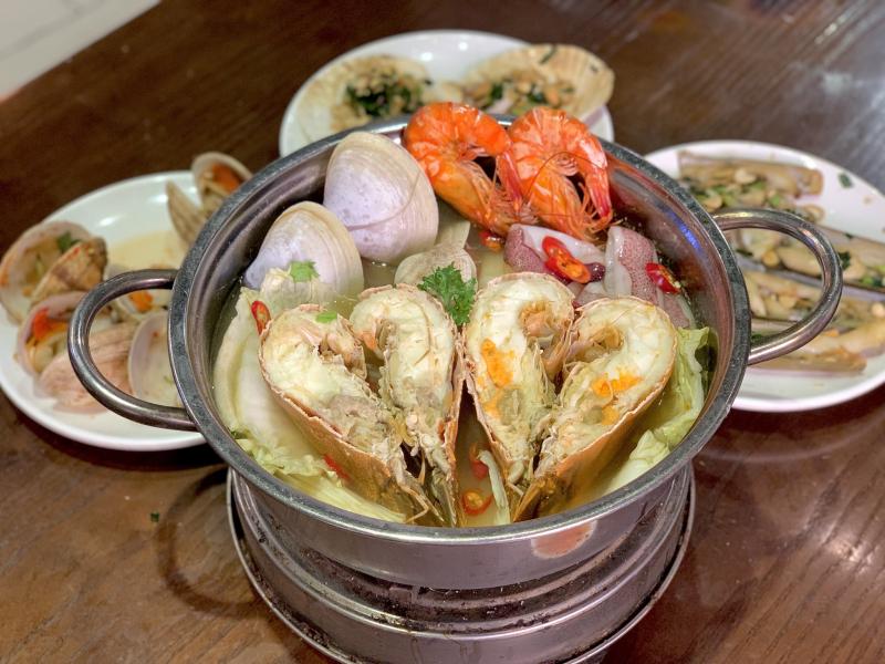 Bay Seafood Buffet  - Trung Hòa Nhân Chính