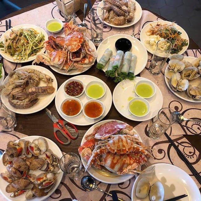 Bay Seafood Buffet - Trung Hòa Nhân Chính