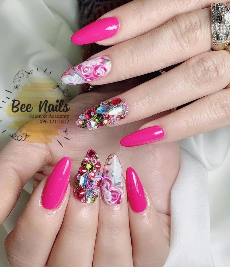 Bee Nail