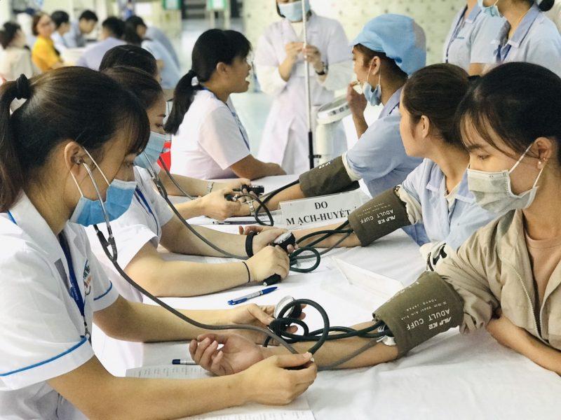 Khám sức khỏe cho công nhân Công ty TNHH Glonics Việt Nam