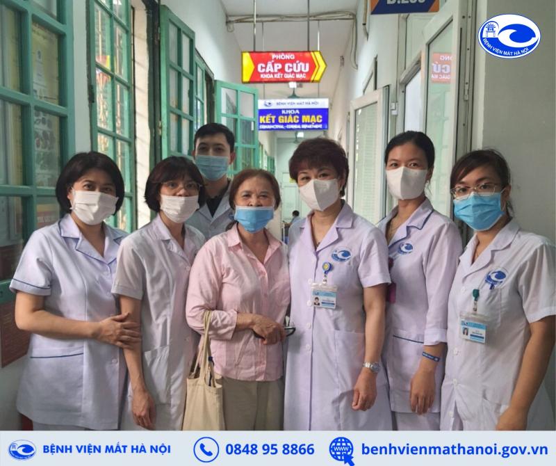 Đội ngũ bác sĩ bệnh viện mắt Hà Nội