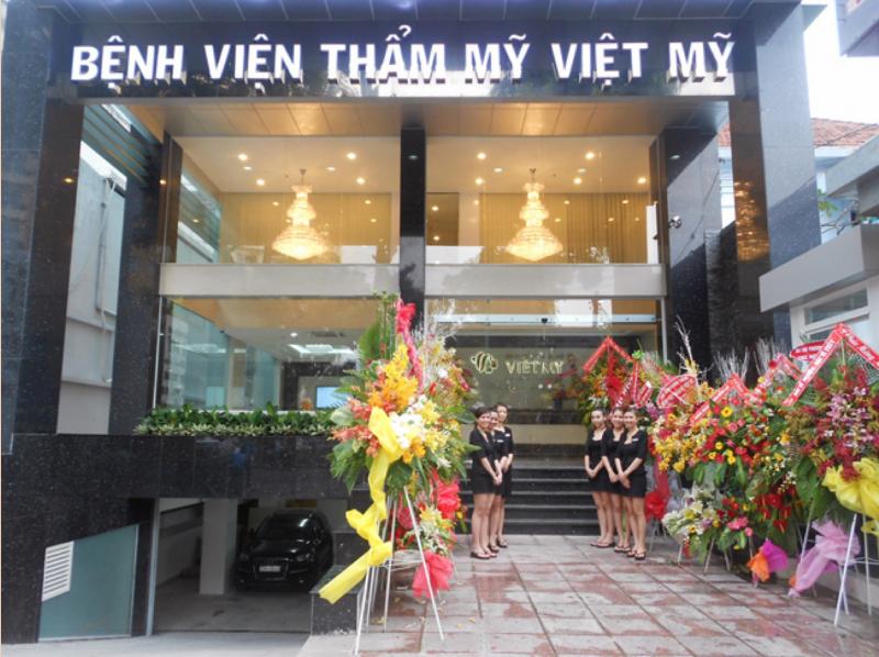 Bệnh viện thẩm mỹ Việt Mỹ nổi bật với dàn lễ tân chân dài