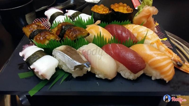 Set sushi ở quán