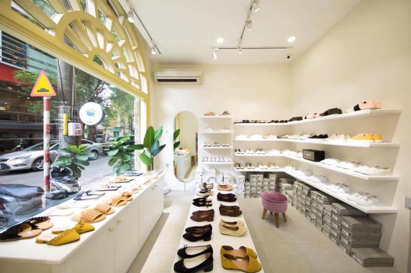 Đến với shop Better Shoes bạn sẽ thật sự ấn tượng bởi không gian trang nhã không kém phần sang trọng của shop