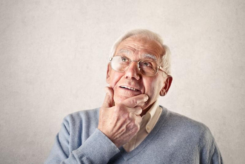 Người lớn tuổi là đối tượng mắc Alzheimer nhiều nhất