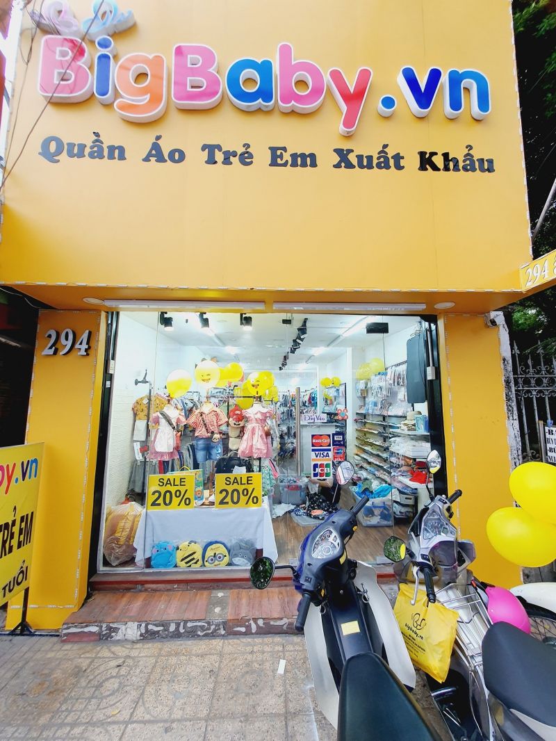 Big Baby Shop  luôn sẵn sàng tư vấn và hỗ trợ khách hàng trong việc lựa chọn quần áo cho bé.