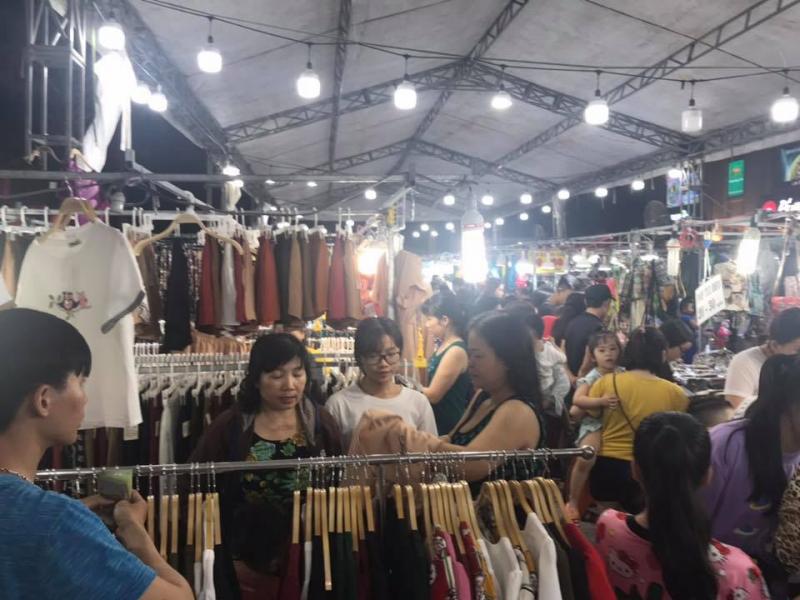 Chợ sale cuối tuần cực hot ở Sài Thành