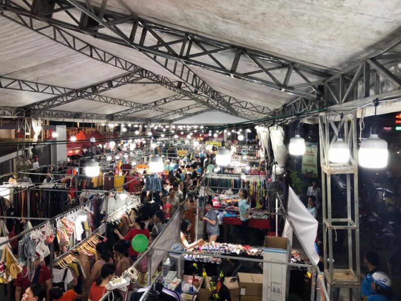 Chợ sale cuối tuần cực hot ở Sài Thành