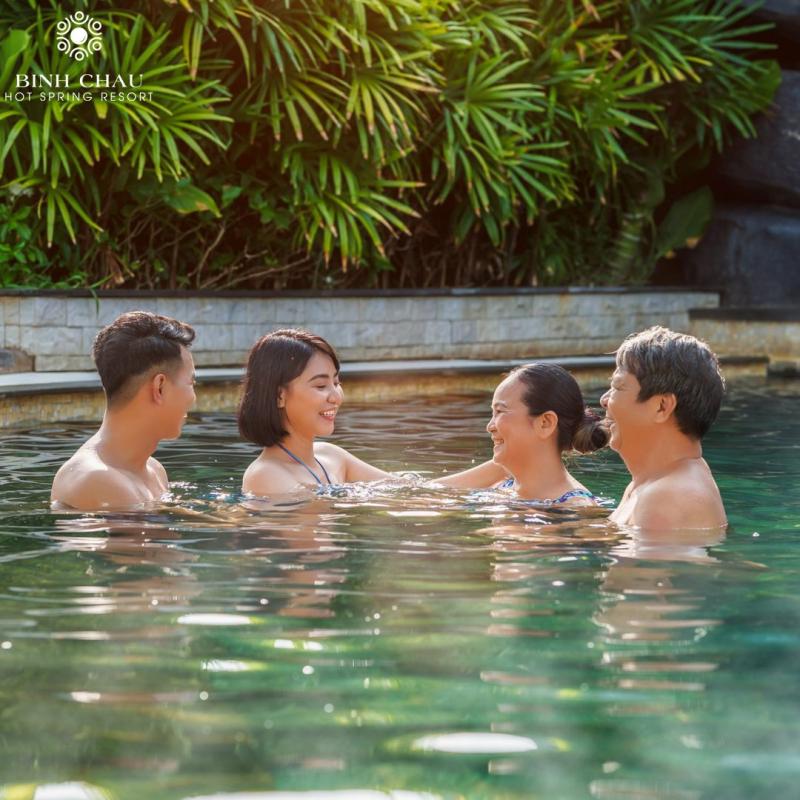 Suối nước nóng Bình Châu