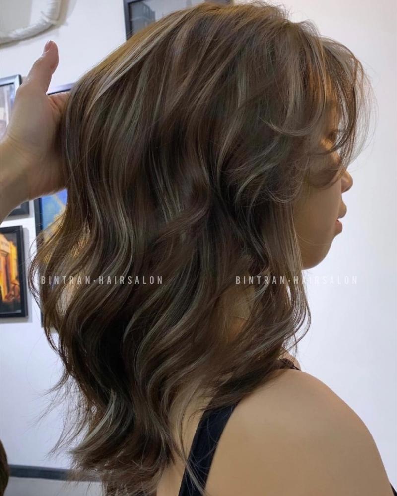 BinTran Hairsalon thực hiện từng kiểu tóc thật kỹ lưỡng và chăm chút từng chi tiết nhỏ