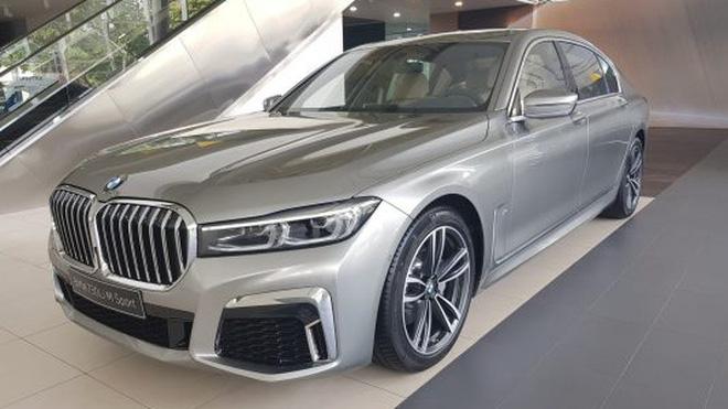 BMW 730Li M Sport - 4,369 tỷ đồng