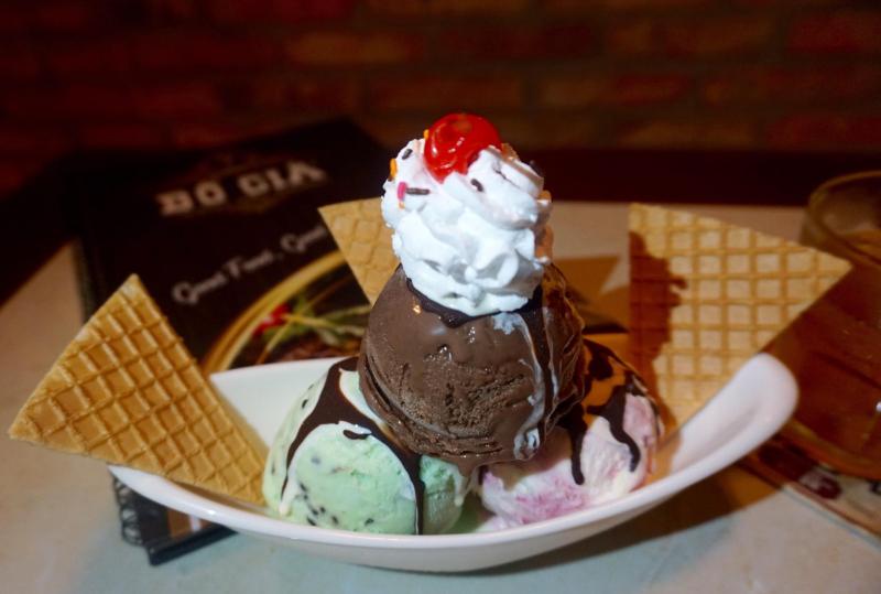 Bố Già Ice Cream, Coffee & Restaurant