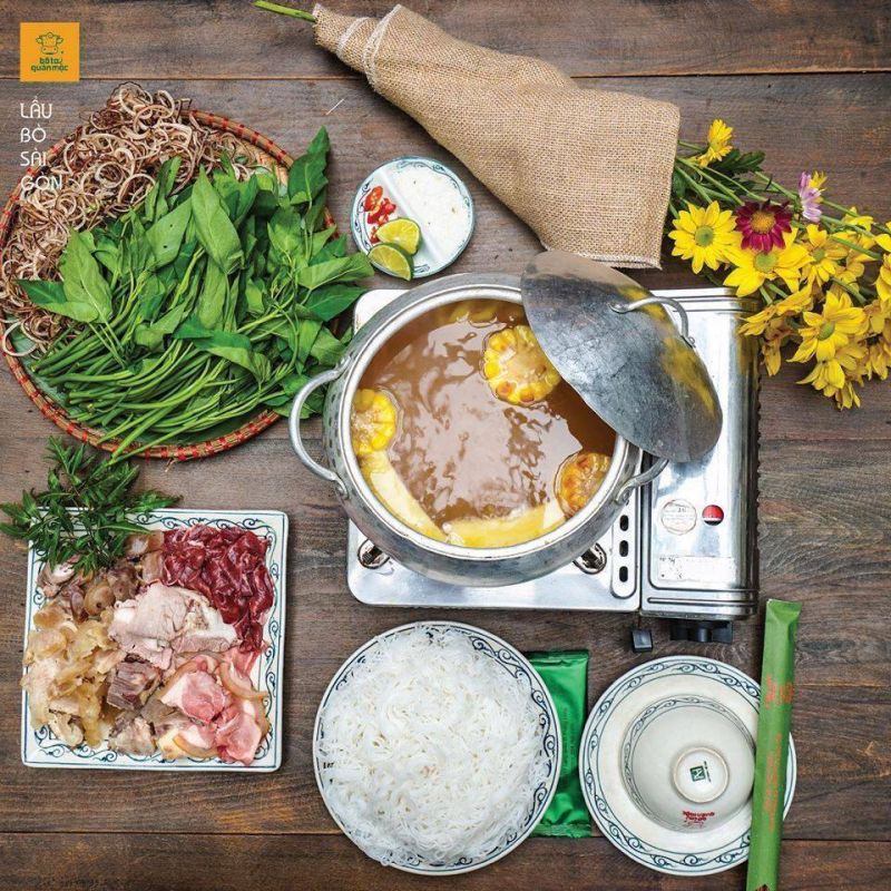 Nhà hàng Bò Tơ Quán Mộc là điểm hẹn cho những tâm hồn đồng điệu, cho những người muốn tìm đến sự đơn giản, tìm đến những món ăn  mang đậm hương vị đồng quê Việt.