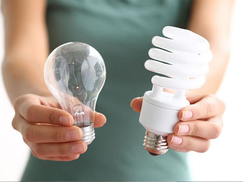 Thay đèn sợi đốt bằng đèn huỳnh quang compact để tiết kiệm điện