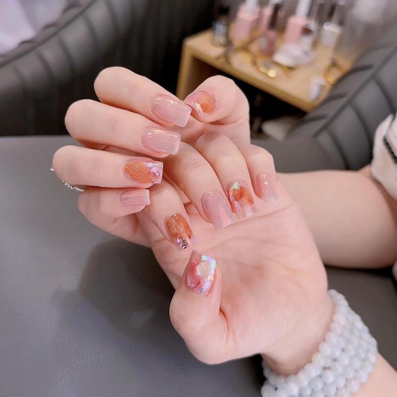 Bống Mi Nail (Lê Hạnh Trang)