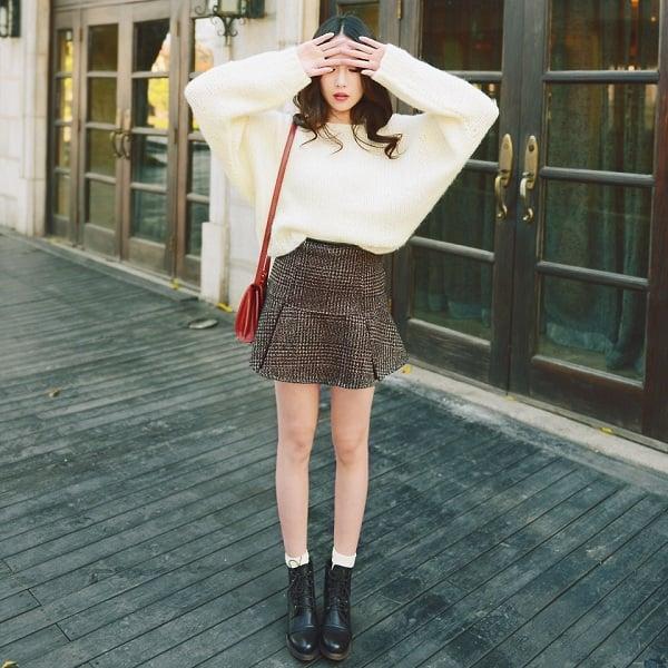 11 cách kết hợp áo len với chân váy cho cô nàng sành điệu
