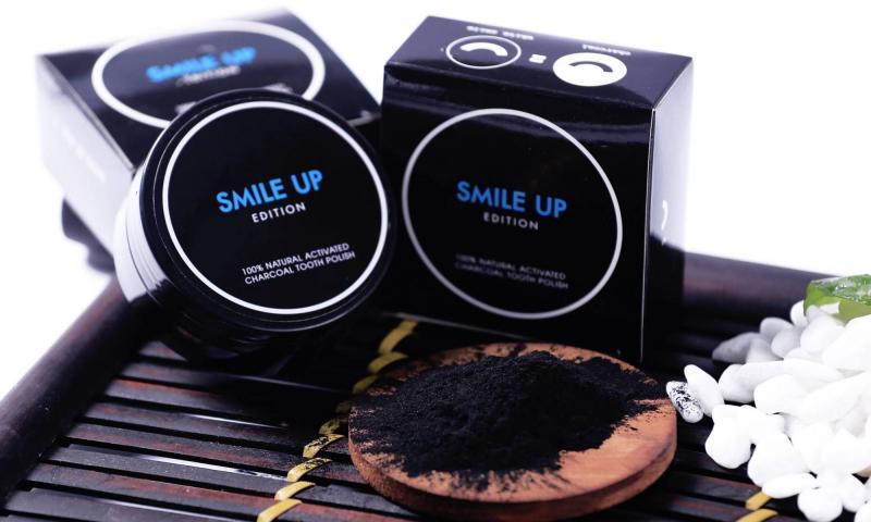 Trắng răng Smile Up bằng than hoạt tính