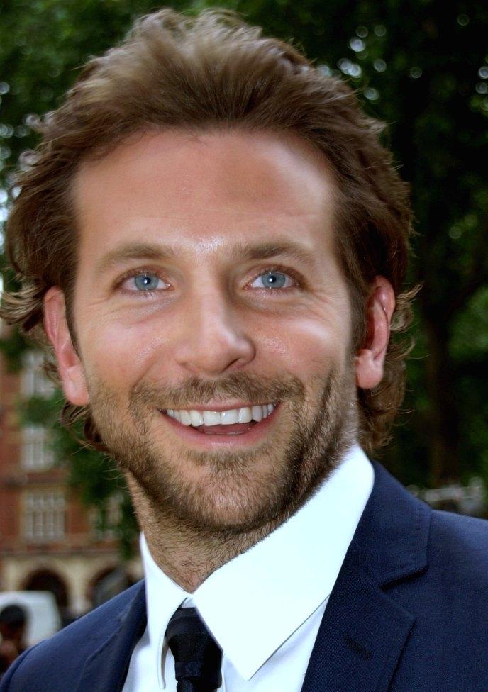 Bradley Cooper là một trong những diễn viên điển trai nhất Hollywood