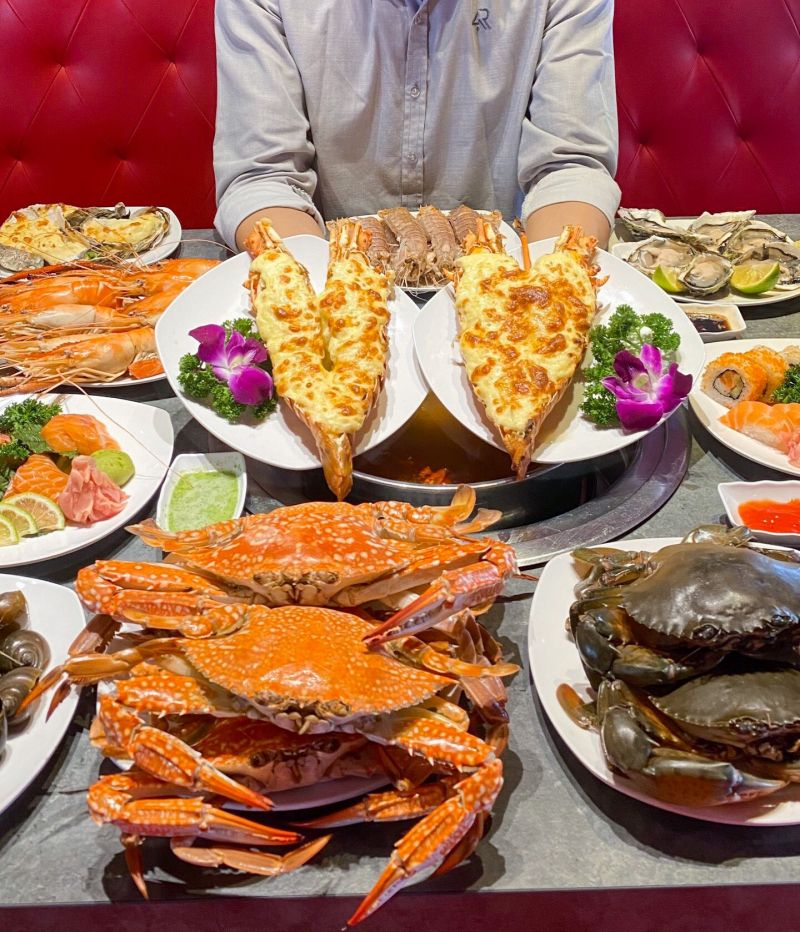 Cuu Van Long Seafood Buffet