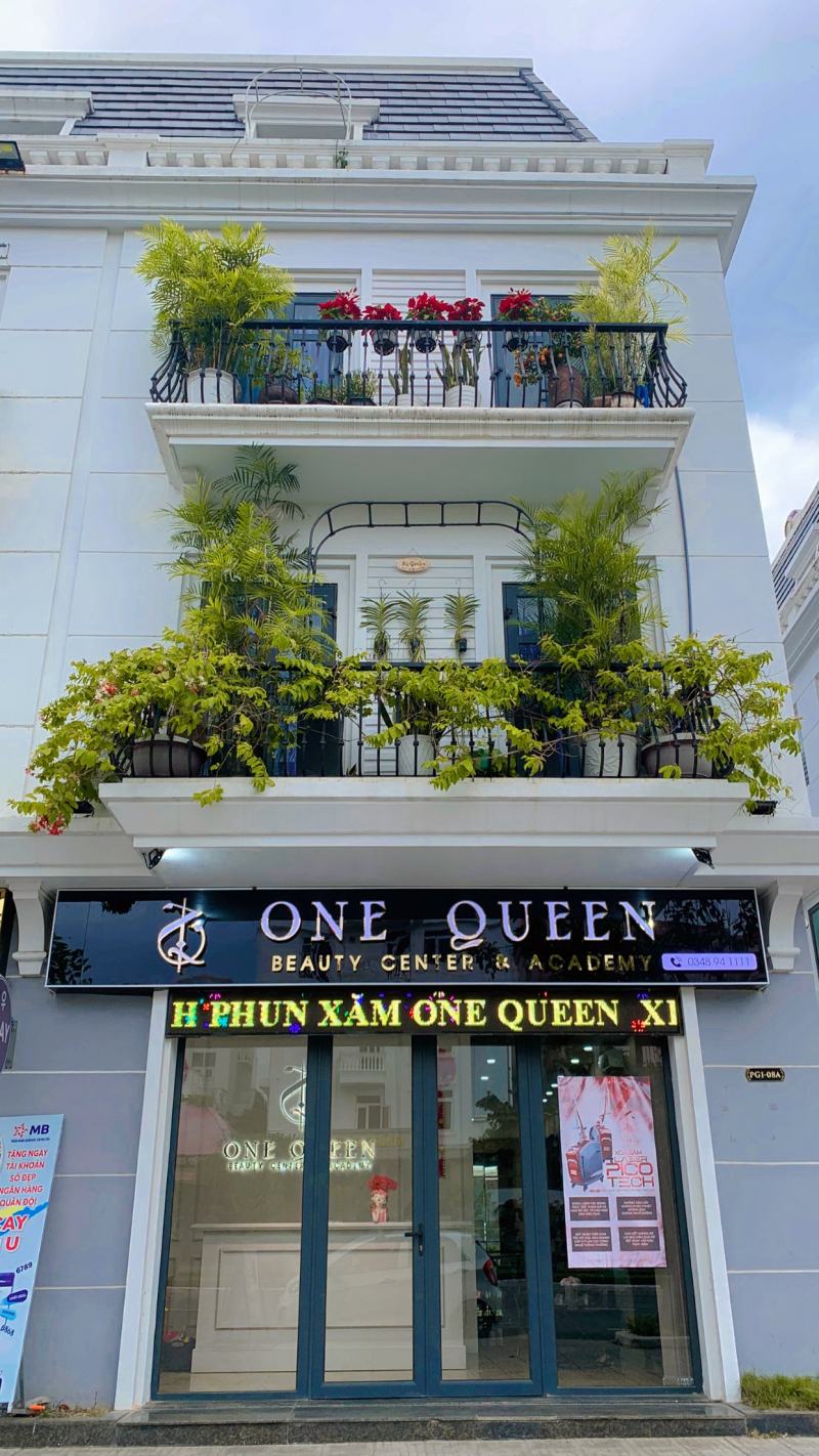 One Queen Beauty Center & Academy