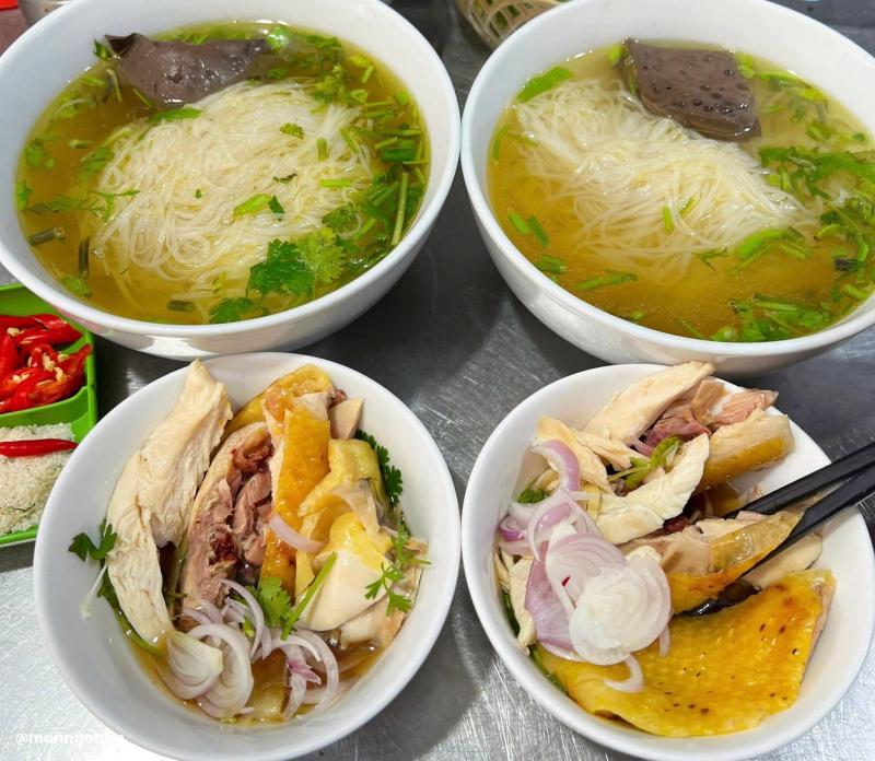 Bún bánh đa gà Bà Toản