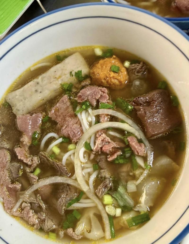 Bún Bò Bà Ba - cầu ông Dầu