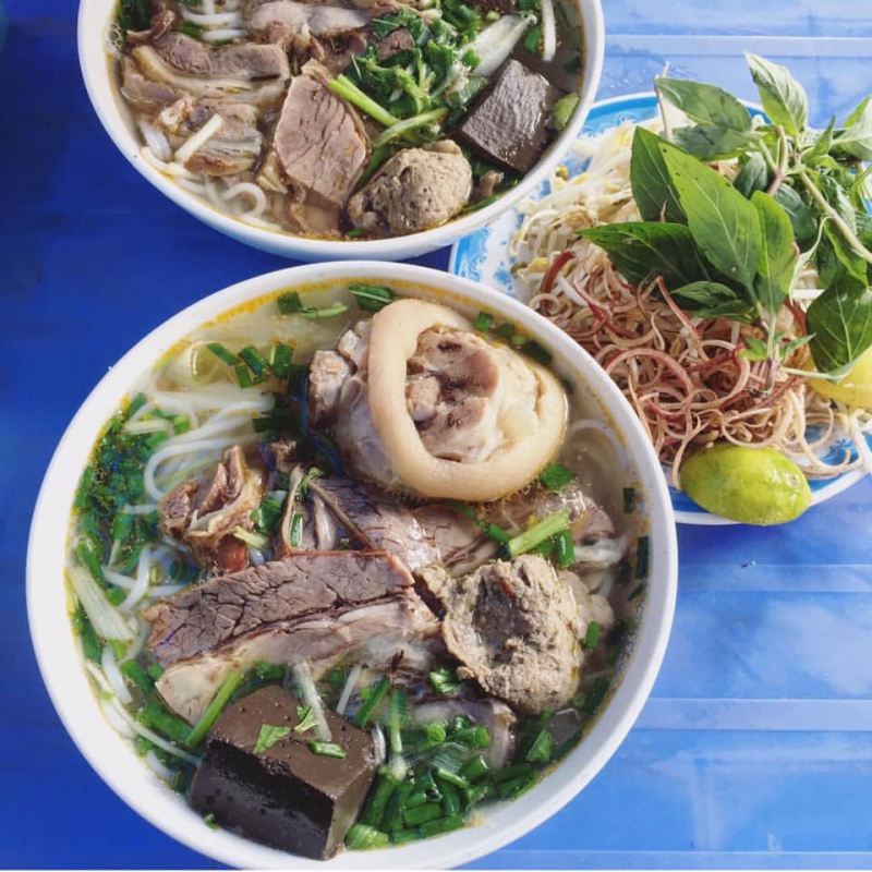 Bún bò Cô Yến