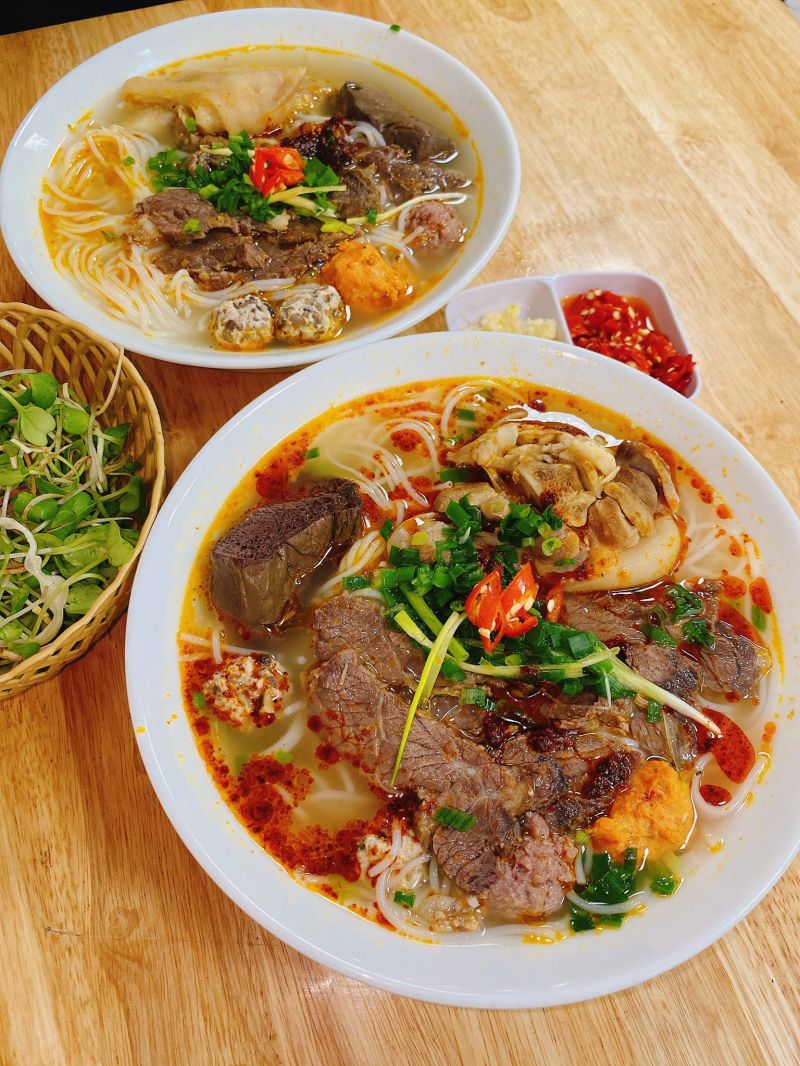 Bún bò Cô Yến