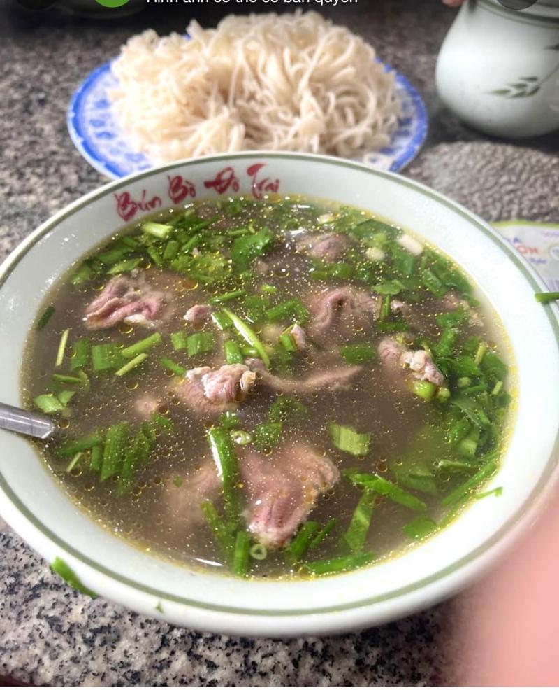 Bún bò đò trai Bà Hồng Kế