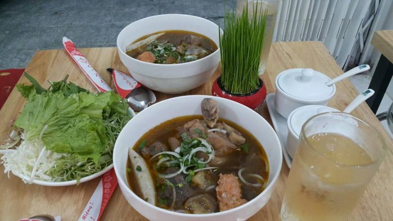 Bún Bò Giò Heo Quê Mạ