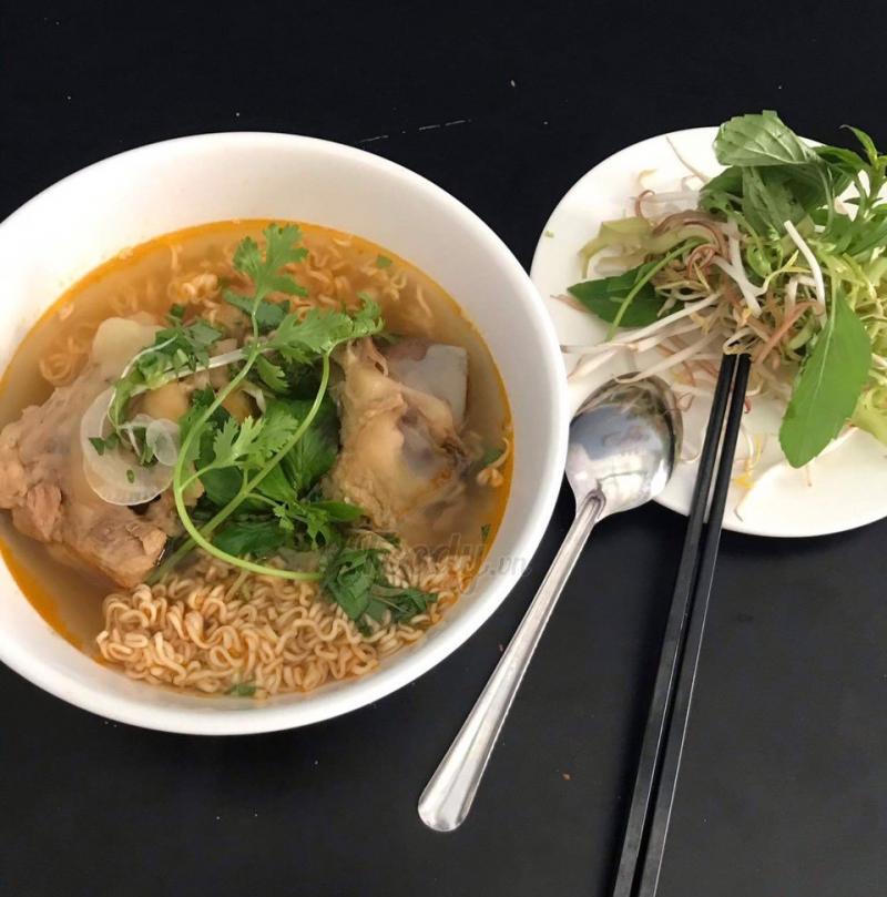 Bún bò Gốc Huế