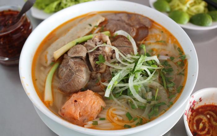 Bún Bò Huế 18 Cao Bá Nhạ