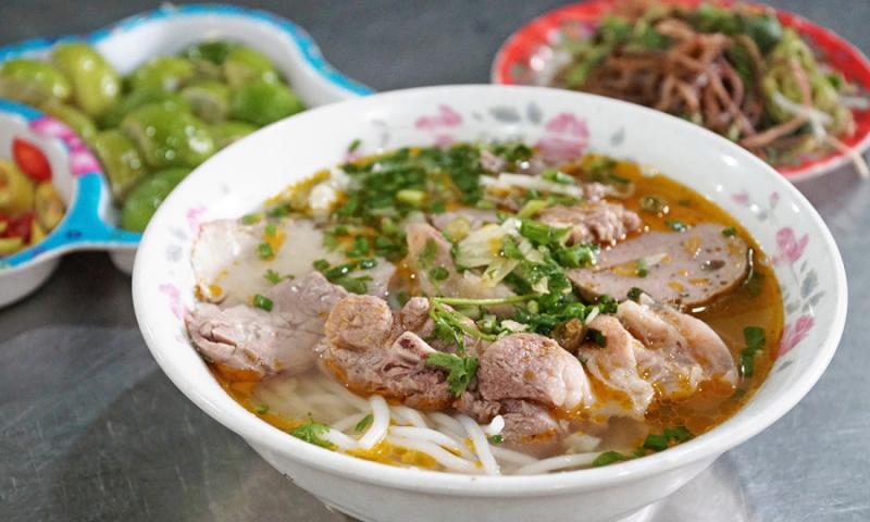 Bún Bò Huế 18 Cao Bá Nhạ