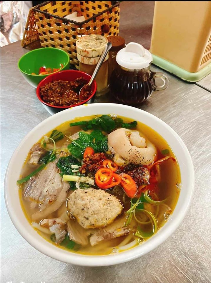 Bún Bò Huế Hàng Cá