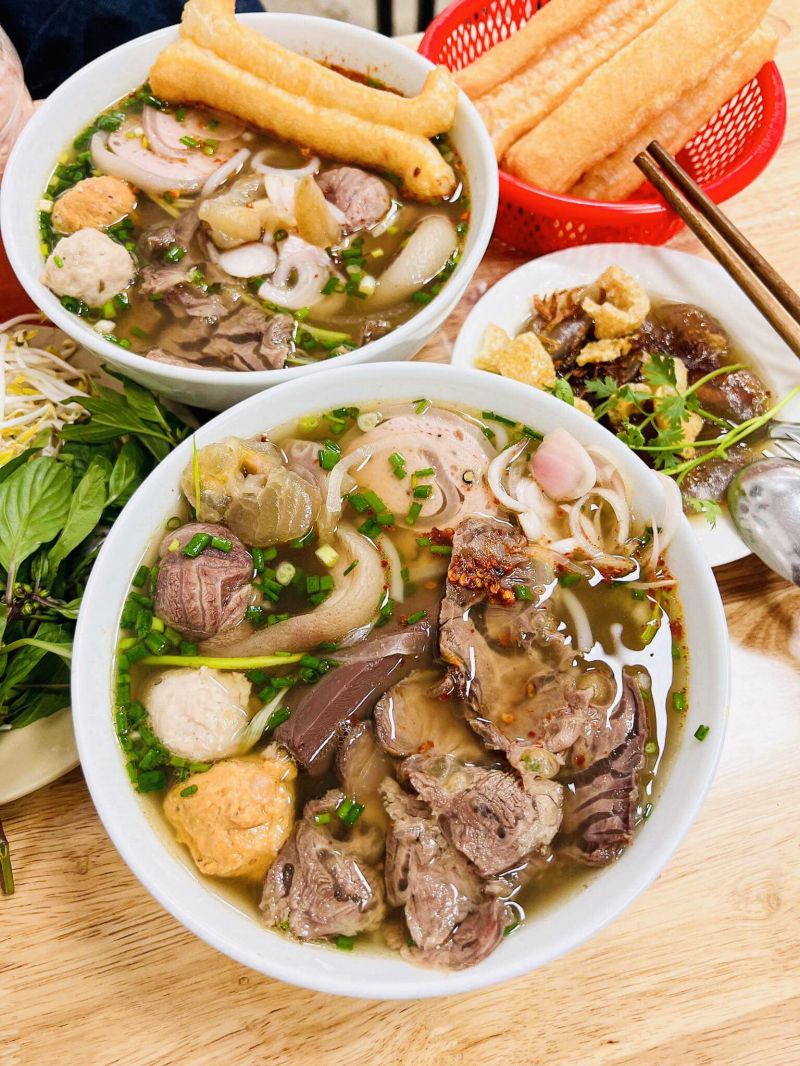 Bún bò Huế A Huỳnh - gần khu vực Chùa Láng