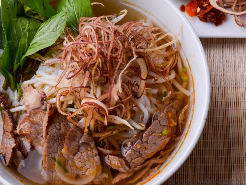 Bún Bò O Sáu